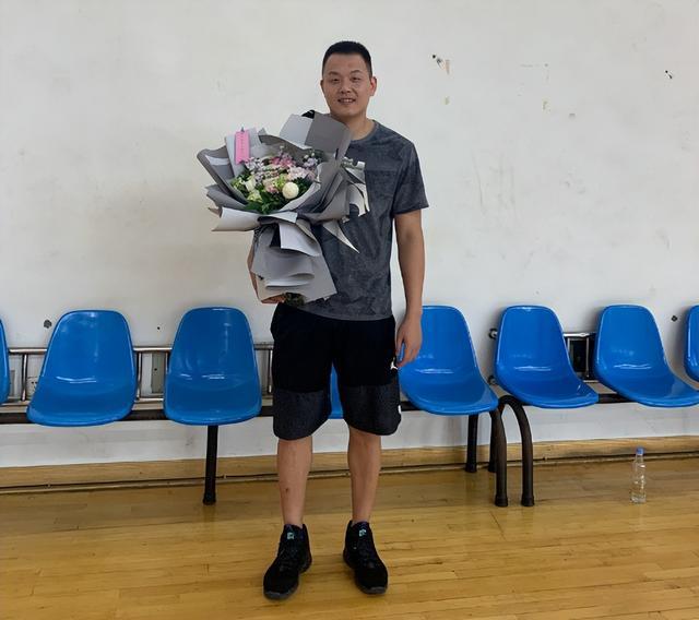 名宿退役后何去何从，引发热议